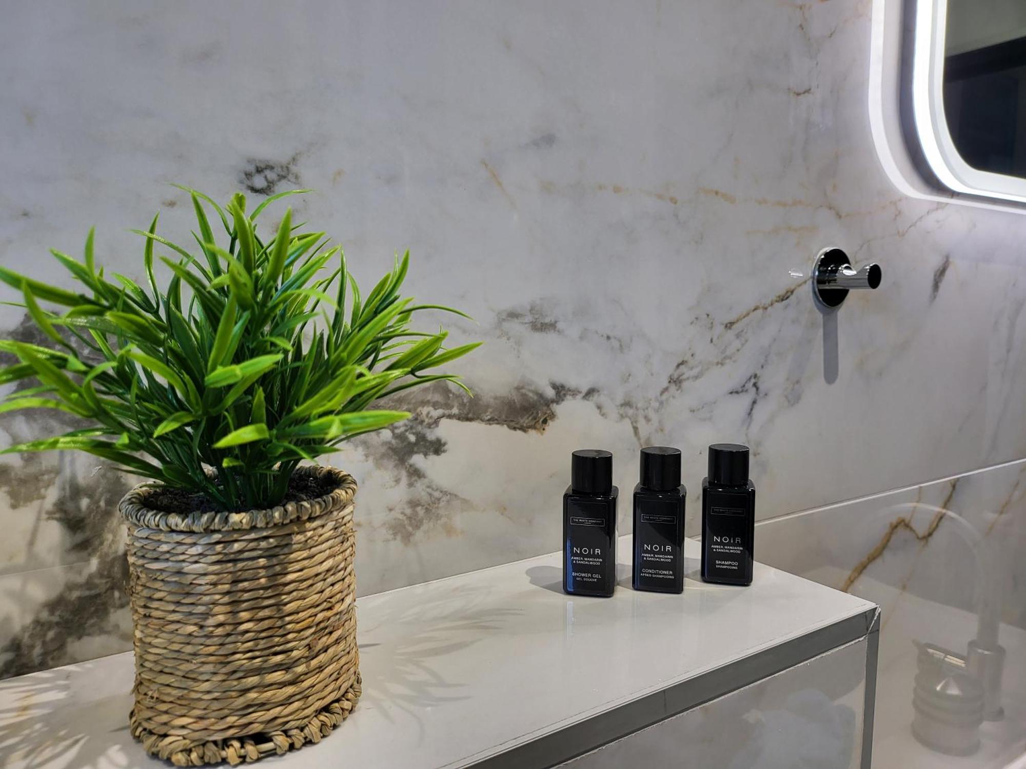 Luxury Central Square Apartment 2214 Belgrado Esterno foto